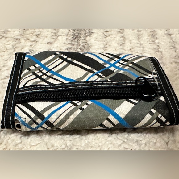 Y2K Tracker Wallet - Picture 6 of 6